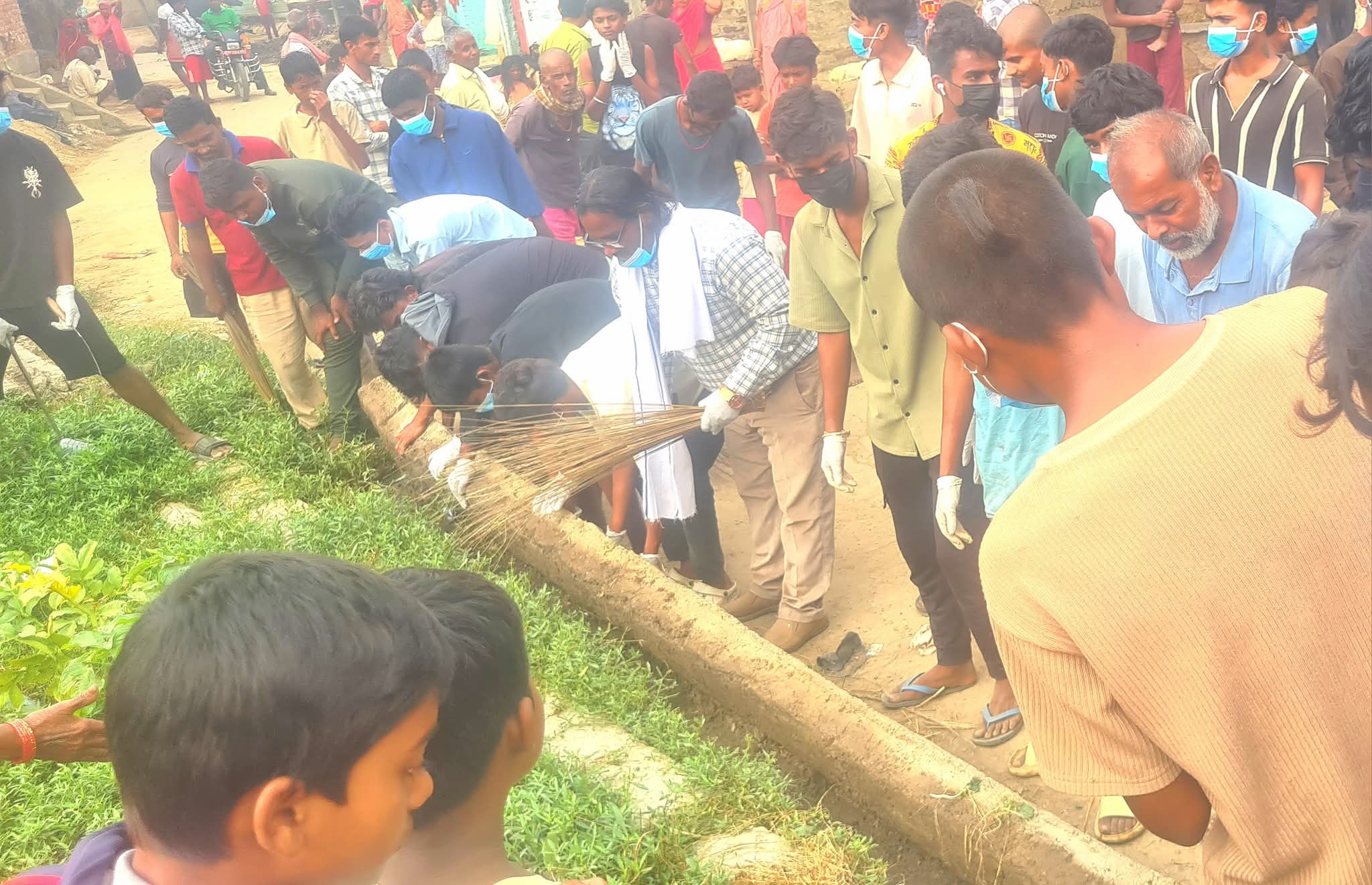 हँसपुर–९ मोरहामा युवाहरूको अगुवाइमा बृहत् सरसफाइ अभियान सुरु