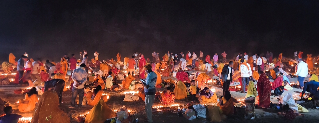 कमला नदीमा ‘धामी–झाँक्री देउता मेला’ सुरु , हजारौं भक्तजनको भीड