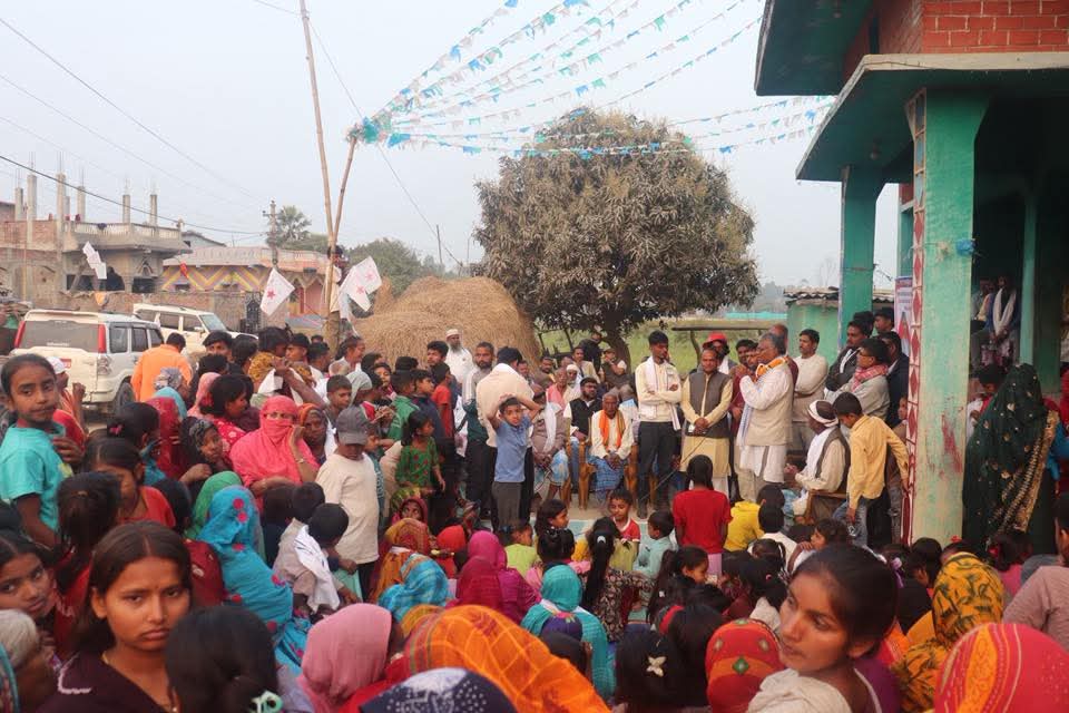 गणेशमान चारनाथमा ७३ जना नेपाली कांग्रेस परित्याग गरी नेपाली कम्युनिष्ट पार्टी प्रवेश