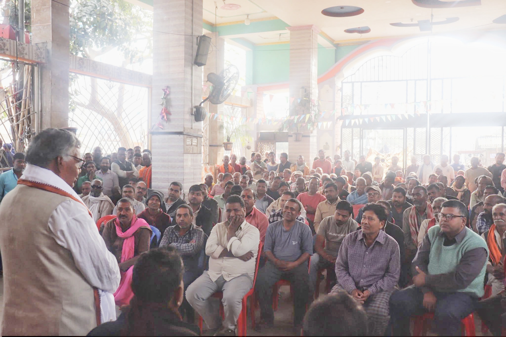 सबैला उद्योग वाणिज्यसंघको आयोजना: नेकपा उम्मेदवार यादवले गरे व्यापारीसँग चुनाव केन्द्रित छलफल