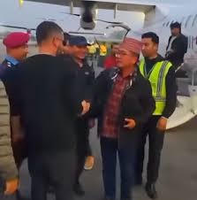 हेलिकप्टरमार्फत झापा जाँदै बालेन