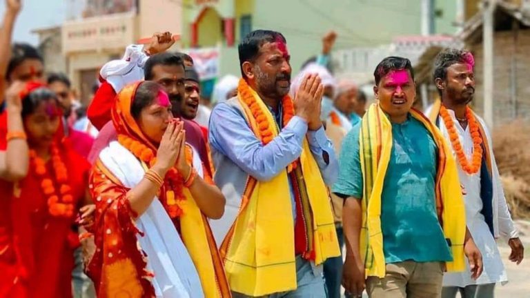जनताको मात्र होइन, सञ्चारमाध्यमको फोनसमेत उठाउँदैनन् सहिदनगरका मेयर यादव