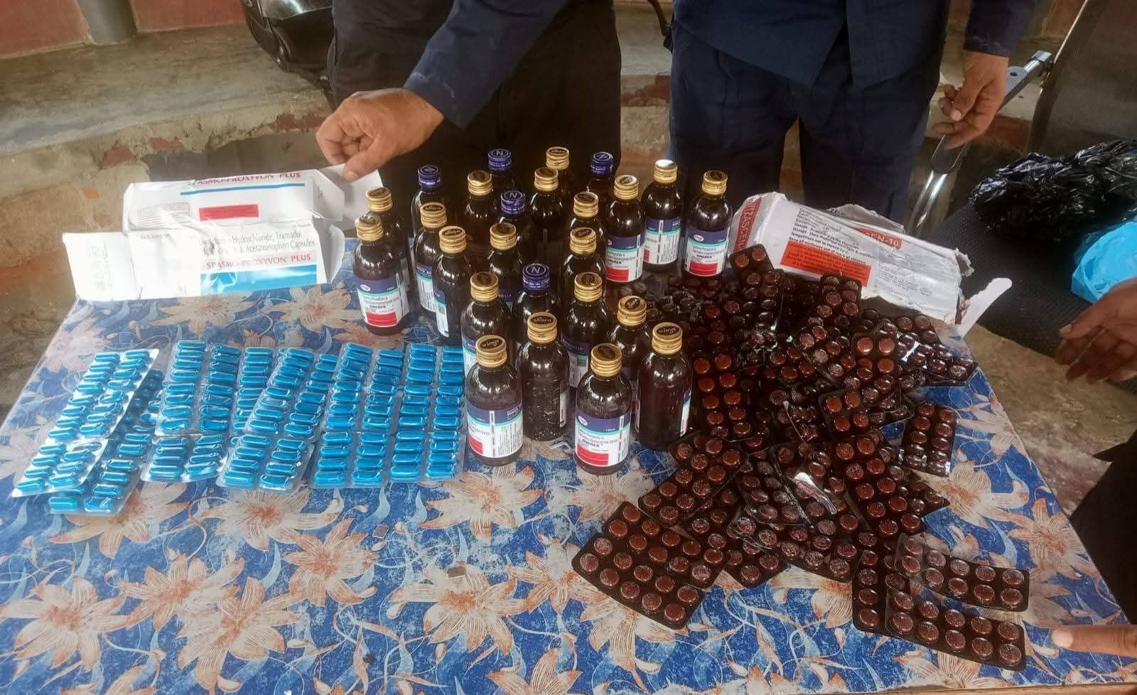 ठाढीबाट लागुऔषधसहित एक युवक पक्राउ